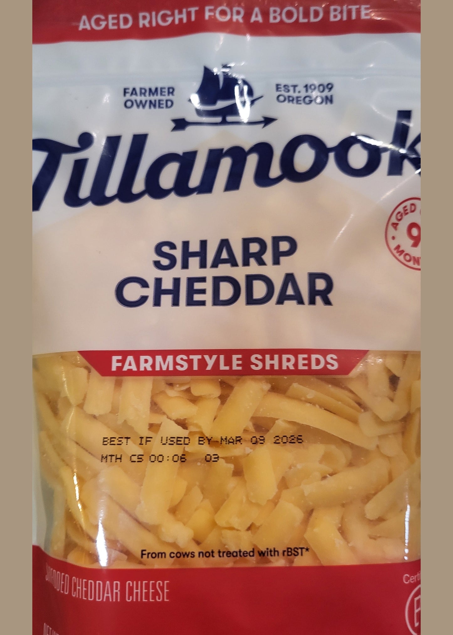 TILLAMOOK Sharp Cheddar